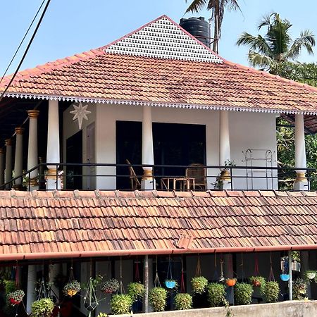 Marari Beach Cleetus Homestay มาราริคุลาม ภายนอก รูปภาพ