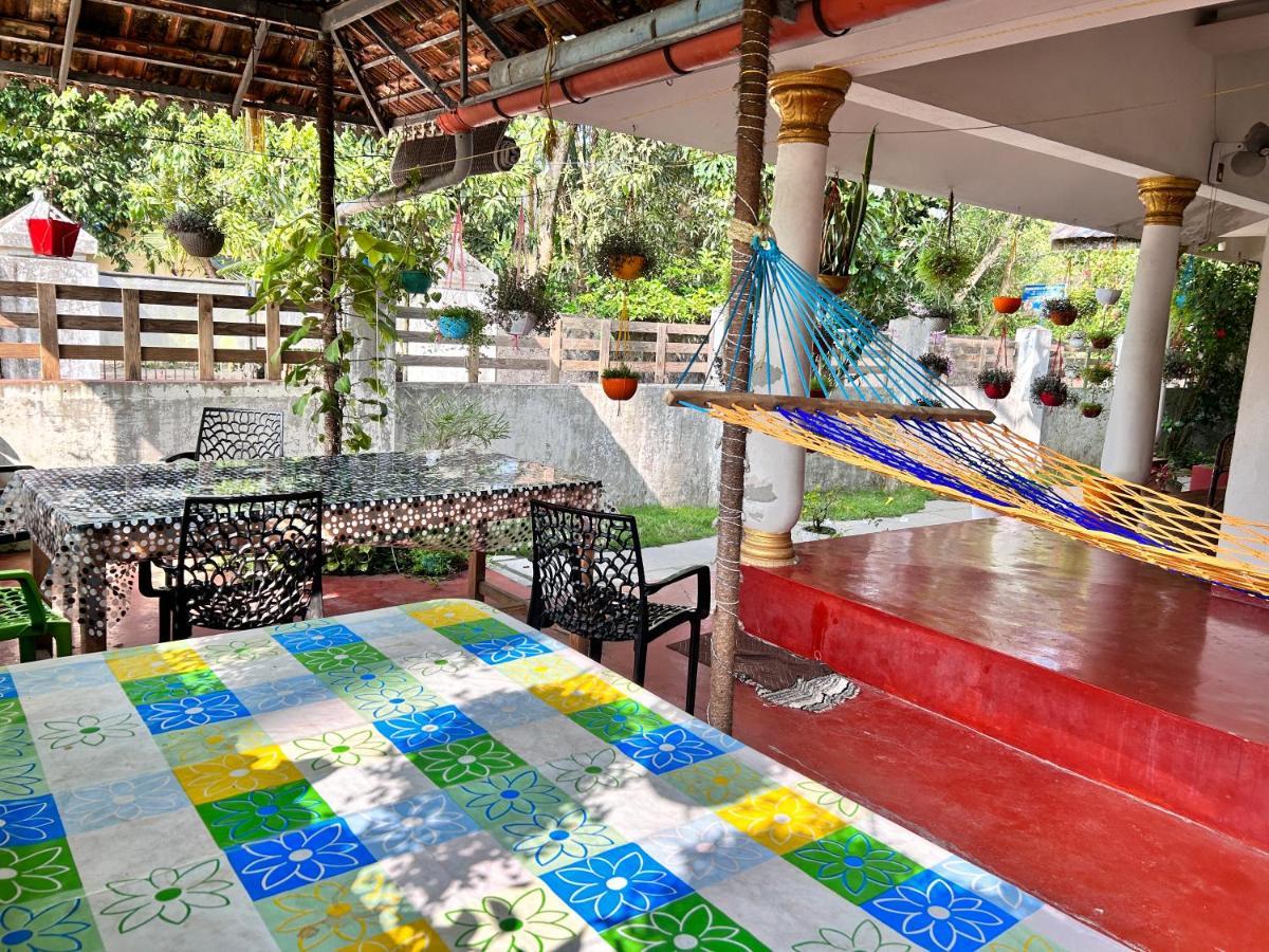 Marari Beach Cleetus Homestay มาราริคุลาม ภายนอก รูปภาพ
